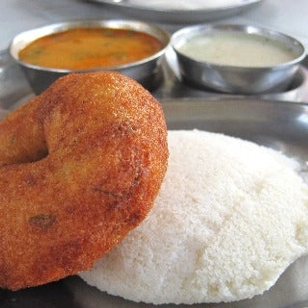 Idli (1pc) + Vada (1pc) — QuickBite